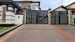 Front of property - Carter's Luxury Apartment  (Lekki)