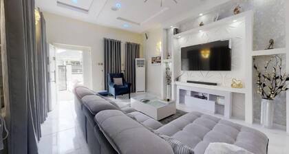 Carter's Luxury Apartment