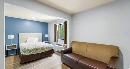 Deluxe Studio at Extended Stay Cary 3