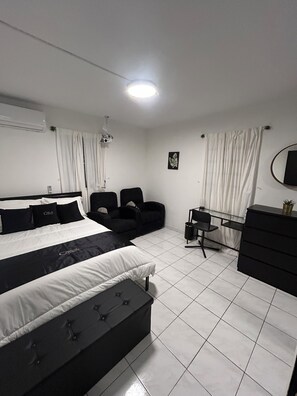 2 bedrooms, desk, WiFi, bed sheets