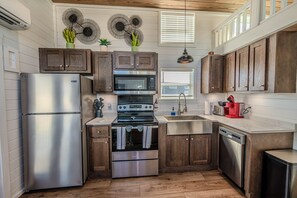 Fridge, microwave, oven, stovetop - The June - 217 (Fredericksburg)