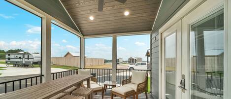 屋外ダイニングエリア