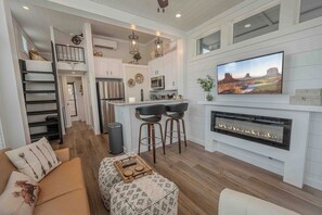 Smart-tv en een open haard