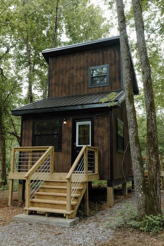 Cozy Tiny Home in Middle Tennessee with AC and high speed internet