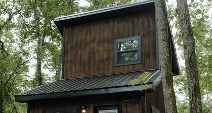 Cozy Tiny Home in Middle Tennessee with AC and high speed internet