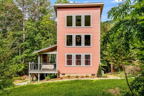 Exterior - Pet Friendly Barbie House w/ Hot Tub, 5 Min from Town/15 Min to Asheville (Black Mountain)