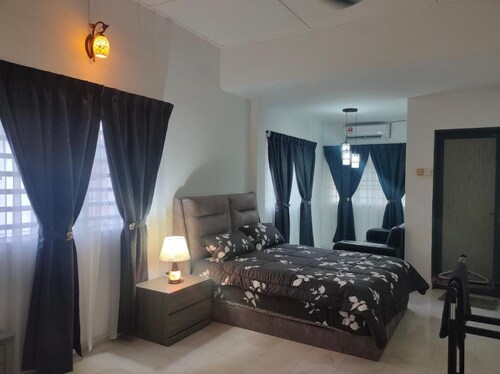 Grey Fantasy Homes Room #2 
Room size: 230 sq.ft.