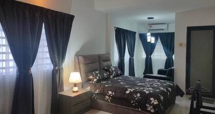 Grey Fantasy Homes Room #2
Room size: 230 sq.ft.