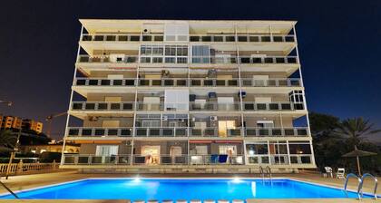 Apartment with 2 bedrooms, Wi-Fi, air conditioning, sea view, pool, and garage