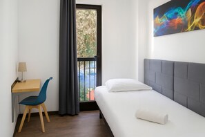 Blackout curtains, iron/ironing board, free cots/infant beds, free WiFi - Hotel Urban Style Cannes Mouans-Sartoux (Mouans-Sartoux)