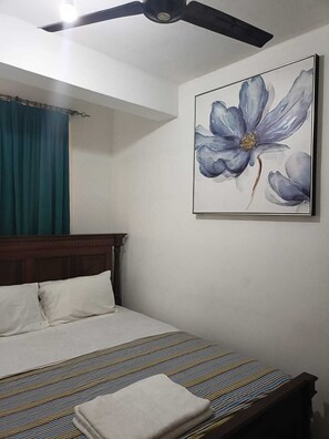 Classic Studio, City View | Free WiFi