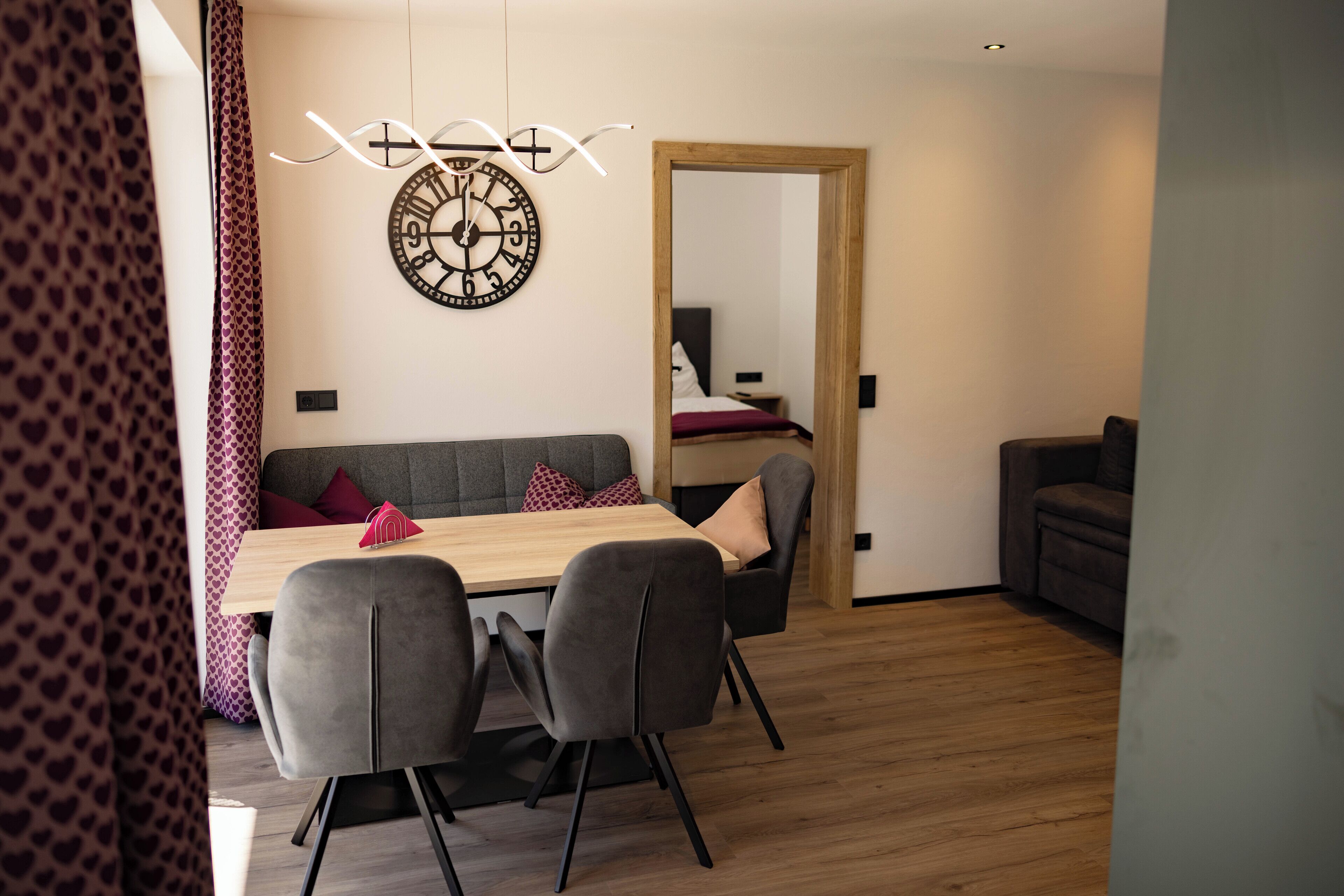 Basic-Apartment, 2 Schlafzimmer, Bergblick | Wohnbereich