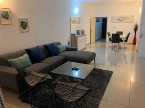 Living area - Viva 1 residence (Abidjan)