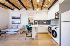 Familienapartment, 4 Schlafzimmer | Eigene Küche | Mikrowelle, Ofen, Herdplatte, Wasserkocher mit Kaffee-/Teezubehör