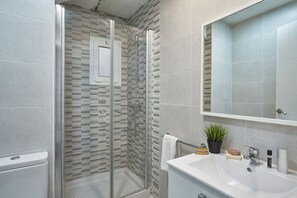 Family Apartment, City View | Bathroom | Shower, hair dryer, towels, soap - BeBarceloner Apartments San Marti Apar (Barcelona)
