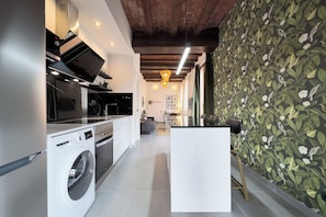 Perhehuoneisto, parveke, kaupunkinäköala | Sisätilat