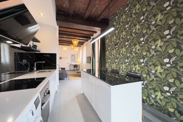 Perhehuoneisto, parveke, kaupunkinäköala | Sisätilat