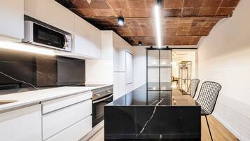 Comfort Studio | Private kitchen | Fridge, microwave, oven, stovetop