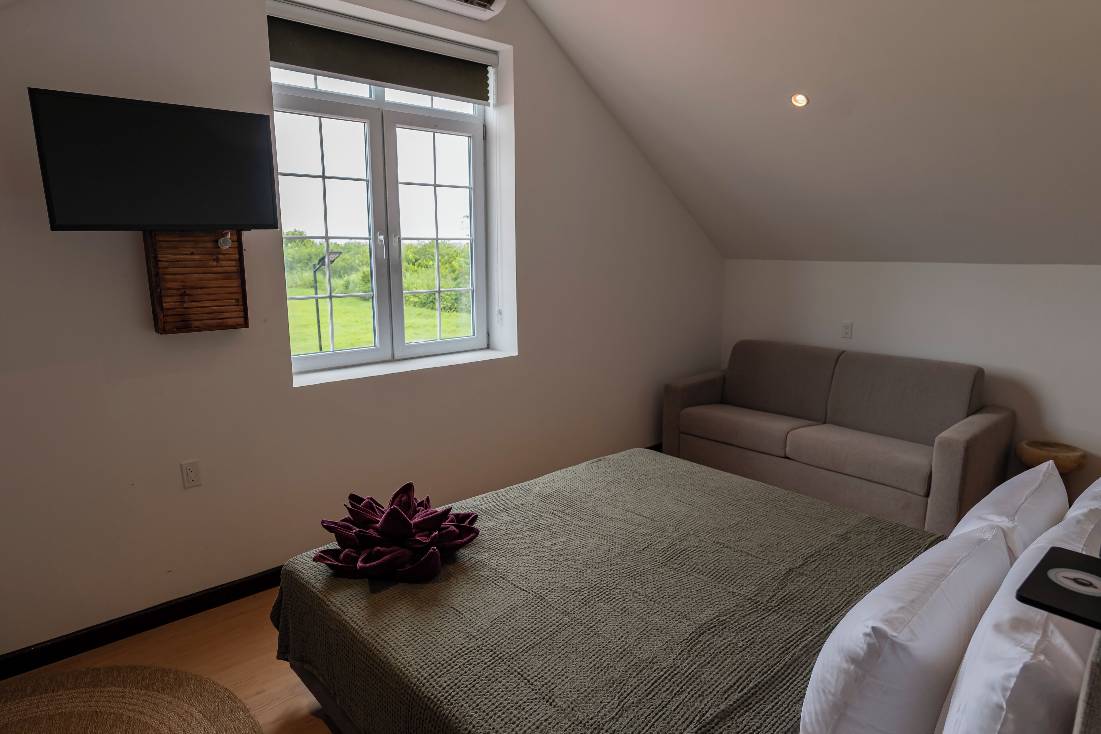 Premium Room | In-room safe, desk, free WiFi, bed sheets