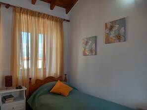 Unclassified image, 2 of 13, button - Gianni's House (Polichnitos)