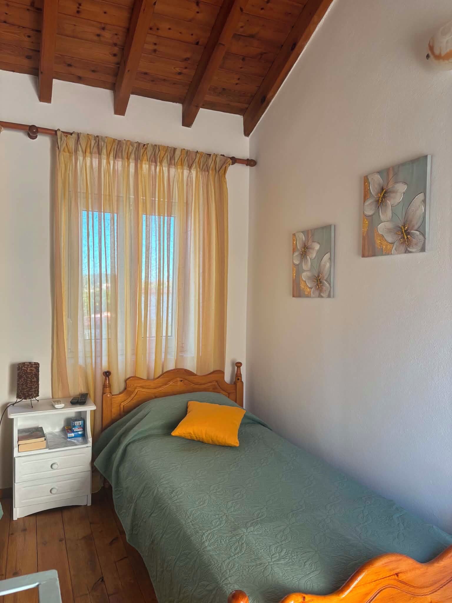 1 bedroom, WiFi (free), bed sheets
