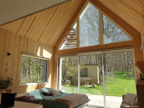 المنشأة من الداخل