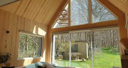 Quiet lodge in Wissant, in the forest and 500m from the beach. Ideal for a couple