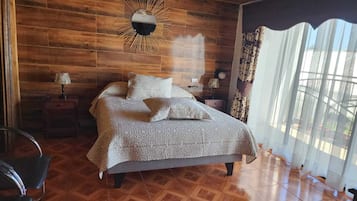 Family Room, Multiple Beds | Free WiFi