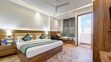 Habitación triple ejecutiva | Insonorización, wifi gratis y ropa de cama