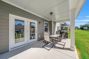 屋外ダイニングエリア