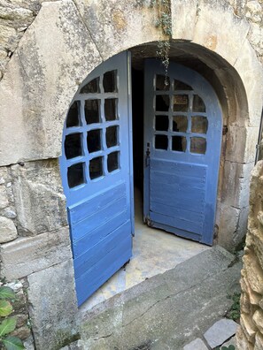 Exterior detail - Fabulous large home in Montclus overlooking the river with private pool (Montclus)