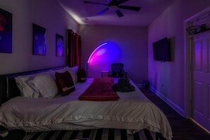 4 habitaciones, tabla de planchar con plancha y cuna de viaje 