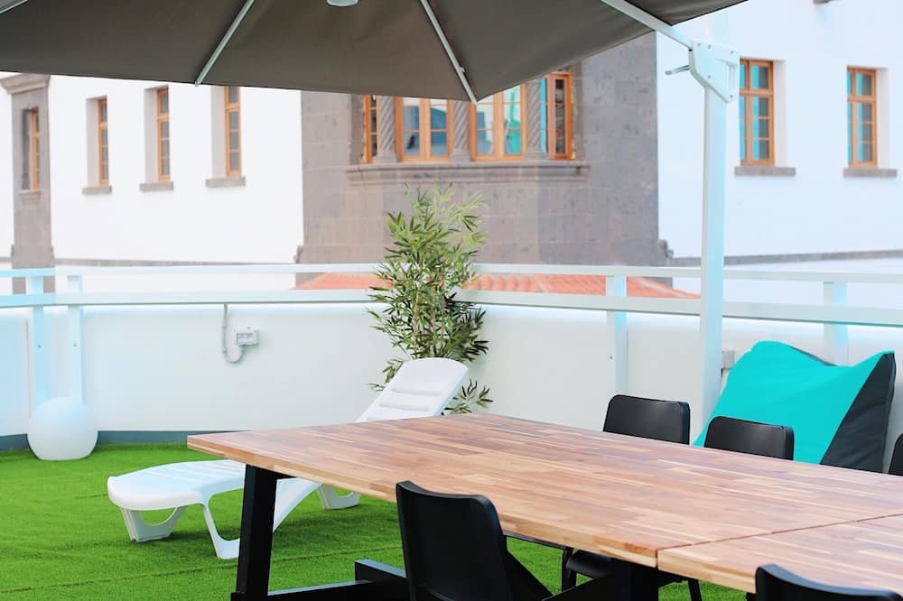 Las Palmas Nest Hostel