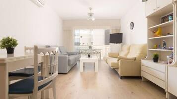 House, 3 Bedrooms, Terrace | Living area