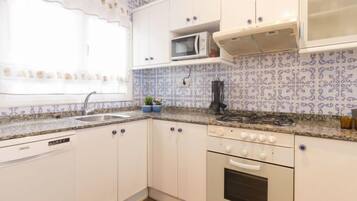 Nhà, 3 phòng ngủ, hiên | Bếp riêng