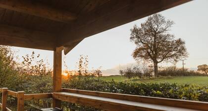 Favourite Lodge with Hot Tub at Kingfisher Lakes | Panoramic Views | Sunny Deck!