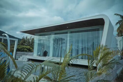 Nandi Hills view - glass house