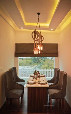 Dining - Nandi Hills view - glass house (Hurlagurki)