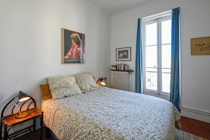 1 bedroom, iron/ironing board, bed sheets