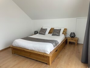 1 bedroom, WiFi, bed sheets