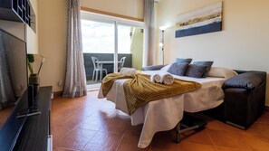 Apartment, Balkon, Strandblick | Wohnbereich