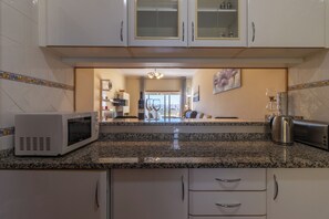 Apartment, Balkon, Strandblick | Eigene Küche