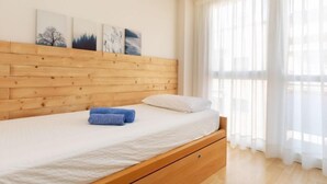 House, 3 Bedrooms, Terrace - Global Industria - By Global Rental Holidays 6925 (Palamós)