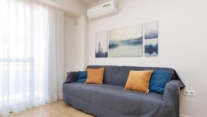 House, 3 Bedrooms, Terrace | Living area - Global Industria - By Global Rental Holidays 6925 (Palamós)