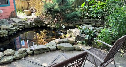 Studio:AC,WiFi, shower, tankless water heater, kitchen, adjustable beds, parking