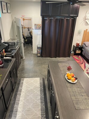 1 bedroom, desk, iron/ironing board, free WiFi