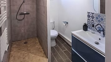 Towels, soap, toilet paper