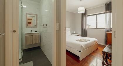 Espinho Seawalk AND Seaview by Vacationy