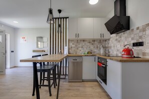 Fridge, microwave, oven, stovetop - REFÚGIO DO CABO, SAGRES (Sagres)