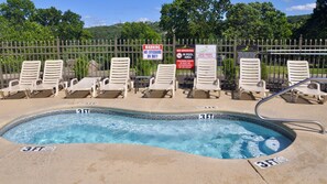 Una piscina techada, una piscina climatizada
